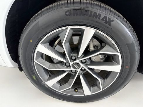 Used 2022 Audi Q5 2.0T Premium Plus w/ Premium Plus Package AWD/4WD image 29