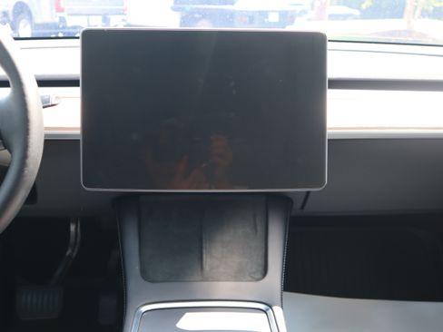 Used 2022 Tesla Model Y Long Range AWD/4WD image 13