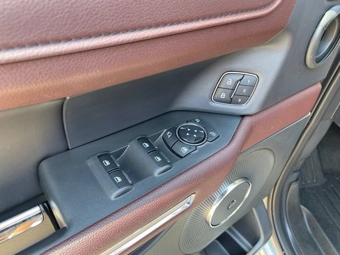 Used 2024 Ford Expedition Limited AWD/4WD image 17