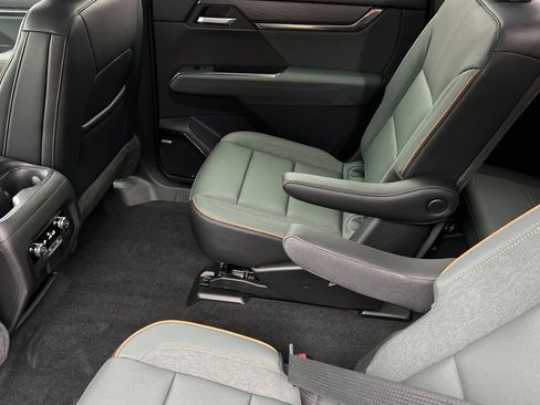 New 2026 GMC Acadia AT4 AWD/4WD image 9
