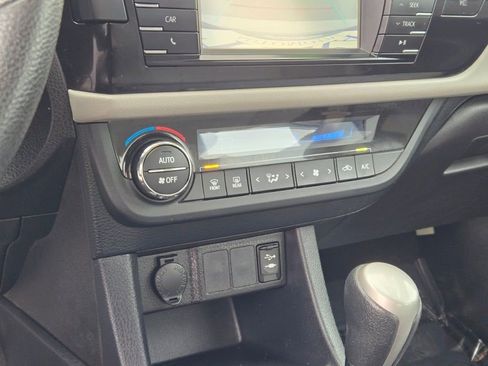 Used 2016 Toyota Corolla L image 22