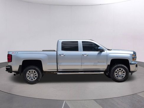 Used 2015 Chevrolet Silverado 2500 LTZ w/ Duramax Plus Package AWD/4WD image 8