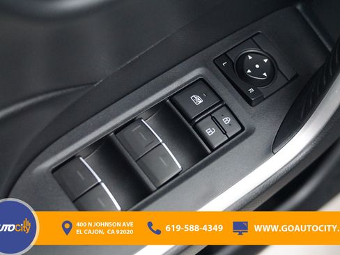 Used 2022 Toyota RAV4 XLE Premium AWD/4WD image 18