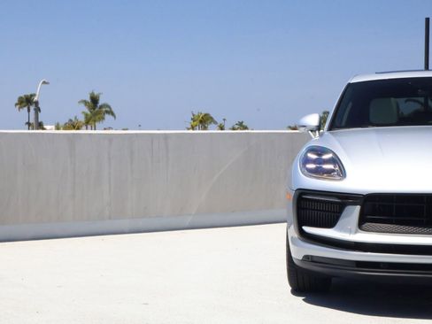 Certified 2026 Porsche Macan S AWD/4WD image 12