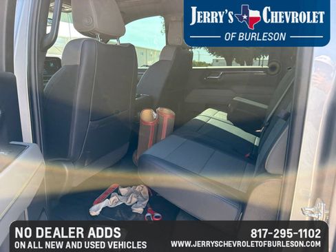 Used 2025 Chevrolet Silverado 2500 ZR2 w/ Technology Package AWD/4WD image 10