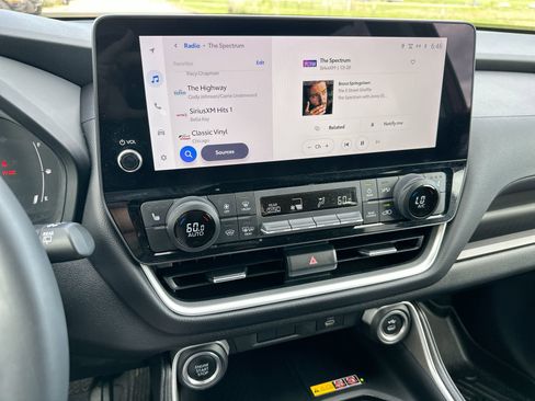 Used 2024 Toyota Grand Highlander XLE image 15