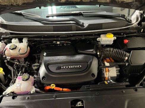 Used 2023 Chrysler Pacifica Touring-L FWD image 48