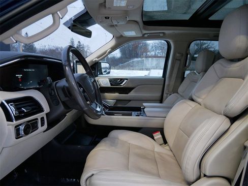 Used 2020 Lincoln Navigator Reserve w/ Luxury Package image 8