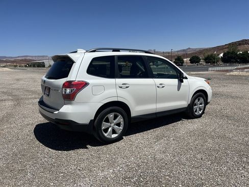 Used 2016 Subaru Forester 2.5i Limited AWD/4WD image 3