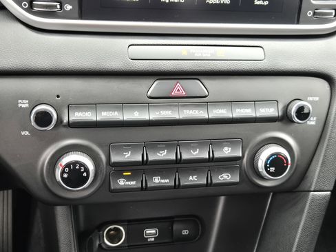 Used 2022 Kia Sportage LX image 20