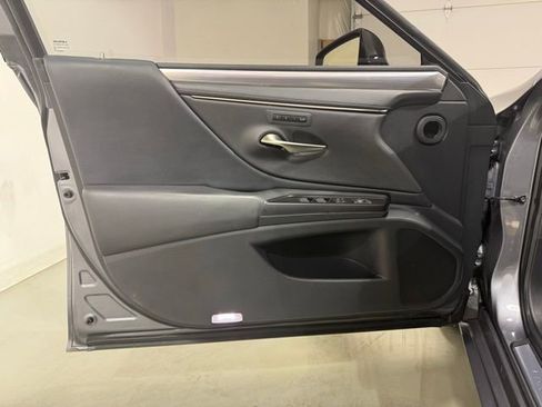 Used 2019 Lexus ES 350 F Sport w/ Accessory Package 2 image 8