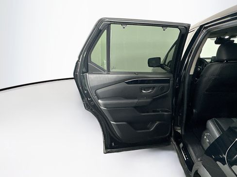 Used 2025 Honda Pilot EX-L image 26