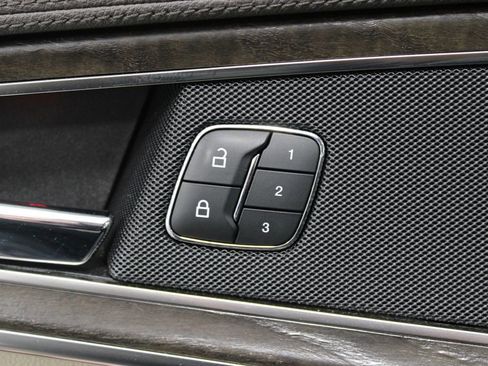 Used 2019 Lincoln Nautilus Select image 41