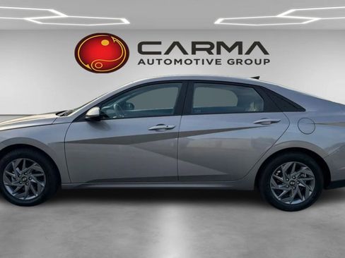 Used 2024 Hyundai Elantra SEL FWD image 2