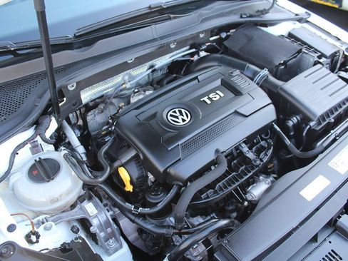 Used 2017 Volkswagen GTI Sport FWD image 35