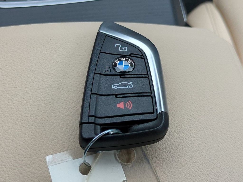 New 2026 BMW 330i xDrive Sedan w/ Convenience Package AWD/4WD image 29