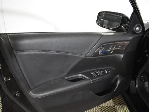 Used 2017 Honda Accord EX-L image 7
