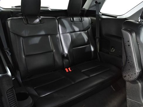 Used 2022 Ford Explorer XLT w/ Equipment Group 202A AWD/4WD image 20
