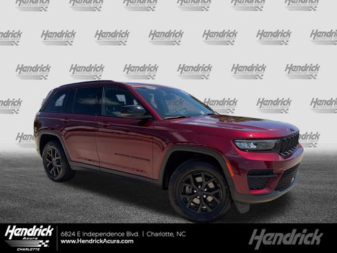 Used 2024 Jeep Grand Cherokee Altitude RWD image 1