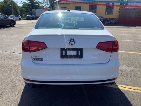 Used 2016 Volkswagen Jetta GLI SE FWD image 6