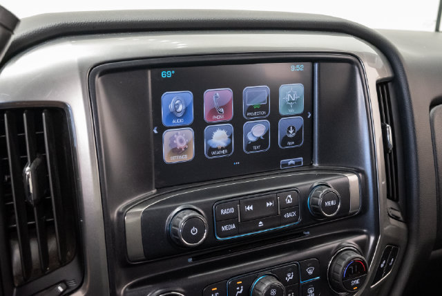 Used 2018 Chevrolet Silverado 1500 LT w/ All Star Edition AWD/4WD image 17