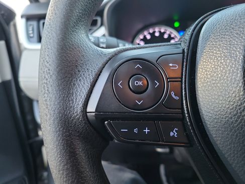 Used 2021 Toyota RAV4 XLE image 7