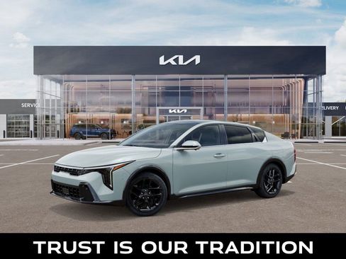 New 2025 Kia K4 GT-Line Turbo image 3