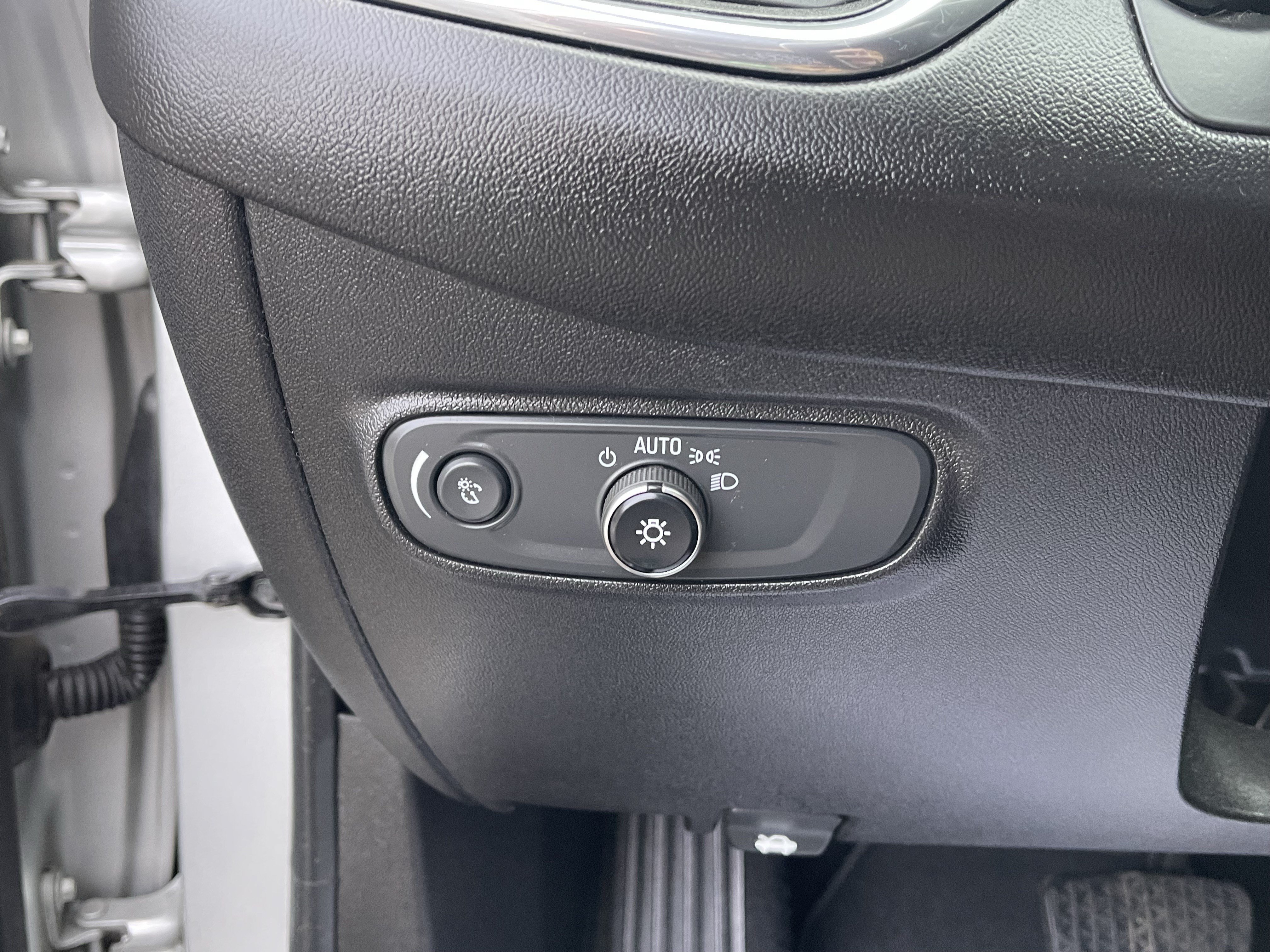 Used 2019 Chevrolet Equinox LT AWD/4WD image 25