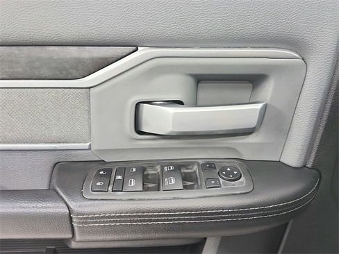 Used 2022 RAM 2500 Big Horn w/ Cold Weather Group image 29