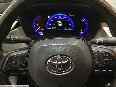 Used 2021 Toyota Corolla LE image 10