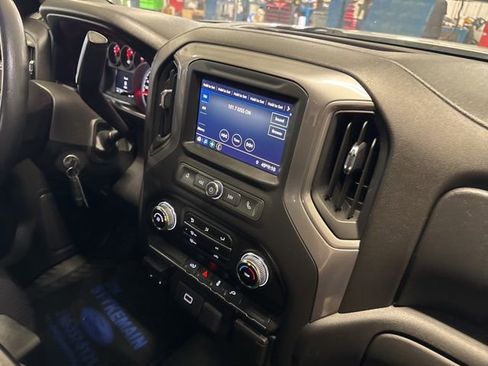 Used 2020 GMC Sierra 1500 4x4 Crew Cab w/ Sierra Value Package image 18