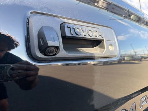 Used 2022 Toyota Tacoma TRD Sport image 6