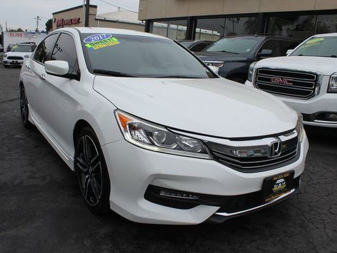 Used 2017 Honda Accord Sport Special Edition image 8