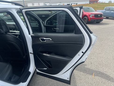 Used 2024 Kia Sportage X-Line w/ X-Line Premium Package image 16