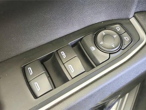 Used 2023 Chevrolet Silverado 1500 LT image 30