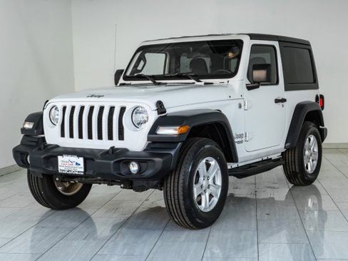 Used 2019 Jeep Wrangler Sport image 4