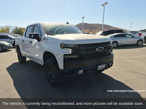 Used 2022 Chevrolet Silverado 1500 LT Trail Boss w/ Convenience Package II AWD/4WD image 3