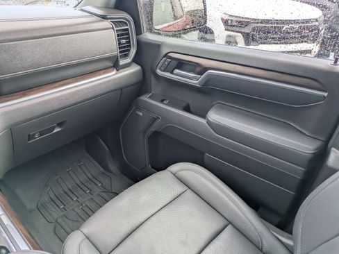 Used 2025 GMC Sierra 1500 SLT w/ SLT Premium Plus Package AWD/4WD image 16
