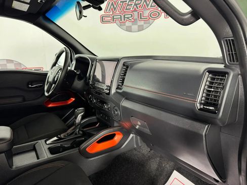 Used 2024 Nissan Frontier PRO-4X w/ Technology Package AWD/4WD image 12
