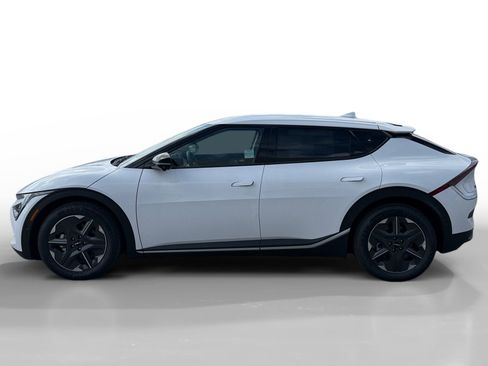 New 2025 Kia EV6 Light w/ Light LR Technology Package image 2