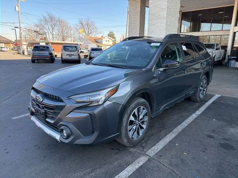 Used 2023 Subaru Outback Limited image 1
