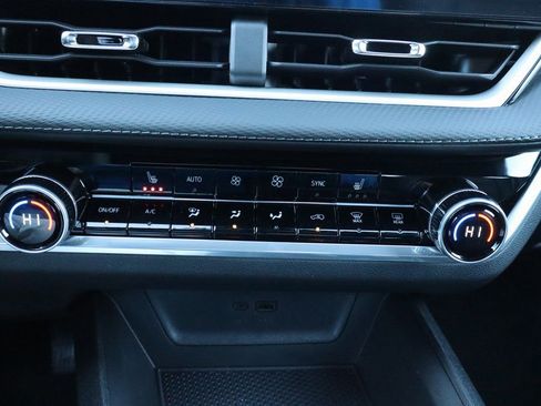 New 2026 Chevrolet Equinox LT w/ Convenience Package II image 11