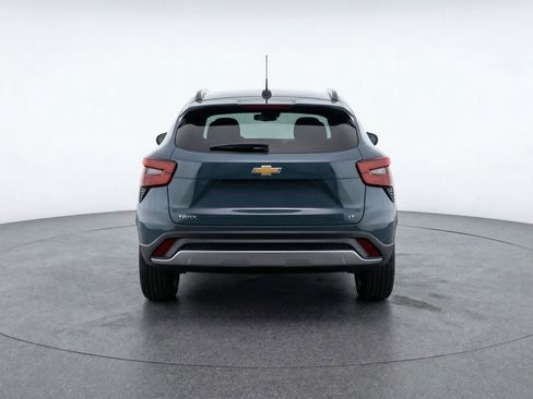 Used 2025 Chevrolet Trax LT w/ LT Convenience Package image 7
