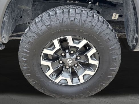 Used 2020 Toyota Tacoma TRD Off-Road image 21