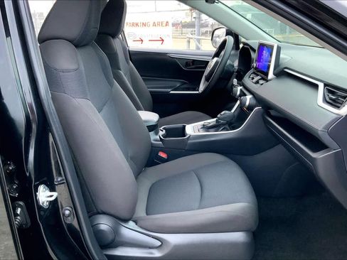 Certified 2025 Toyota RAV4 LE image 9