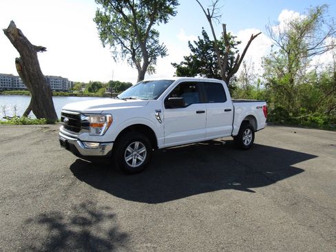 Used 2022 Ford F150 XLT AWD/4WD image 2