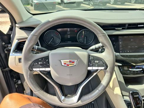 Used 2020 Cadillac XT6 Premium Luxury AWD/4WD image 14