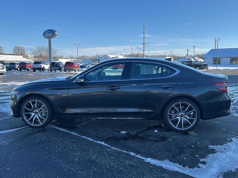 Used 2025 Genesis G70 2.5T image 8