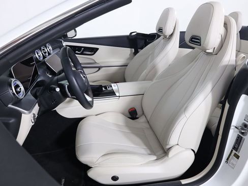 Used 2025 Mercedes-Benz CLE 450 4MATIC Cabriolet image 51