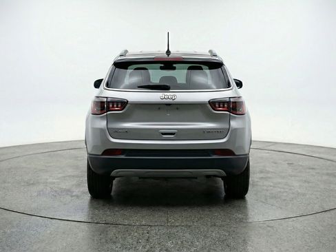 Used 2025 Jeep Compass Trailhawk image 7